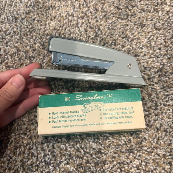 The Swingline 747 Vintage Mini Stapler Gray Metal with Pack of Staples 35-2D - Picture 1 of 8